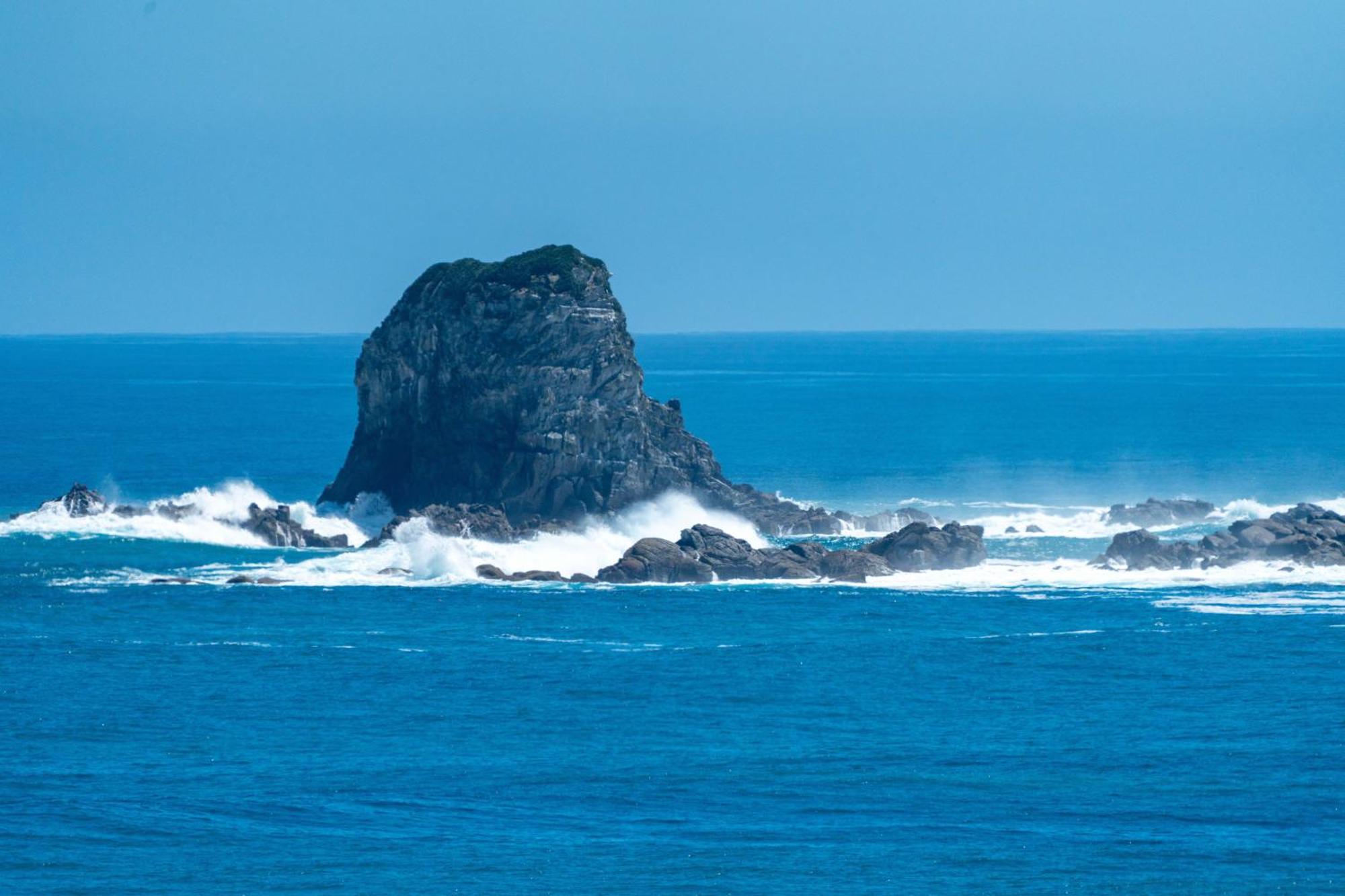 The Hole In The Rock Yurt Hotel Cape Foulwind Exterior photo